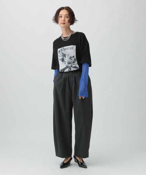 LEPSIM（レプシィム）の「フォトプリント袖レイヤーT　591435（Tシャツ/カットソー・レディース・オフホワイト/ブラック/チャコールグレー・FREE）」の14枚目の写真