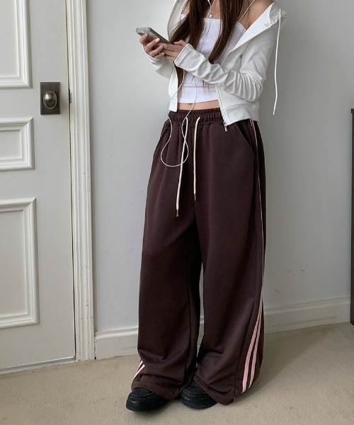 anyonemore（エニワンモア）の「サイドライン配色トラックトレーニングパンツ（その他パンツ・レディース・ブラウン/ブラック・FREE）」の18枚目の写真