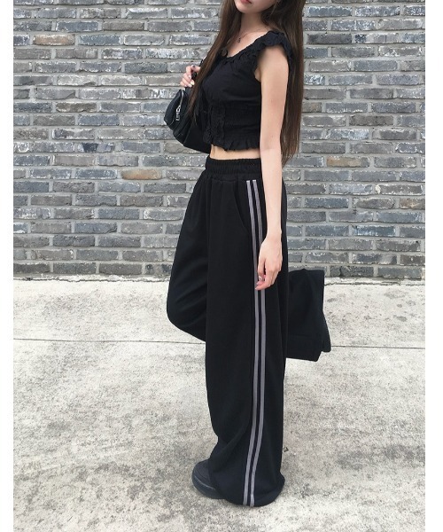 anyonemore（エニワンモア）の「サイドライン配色トラックトレーニングパンツ（その他パンツ・レディース・ブラウン/ブラック・FREE）」の7枚目の写真