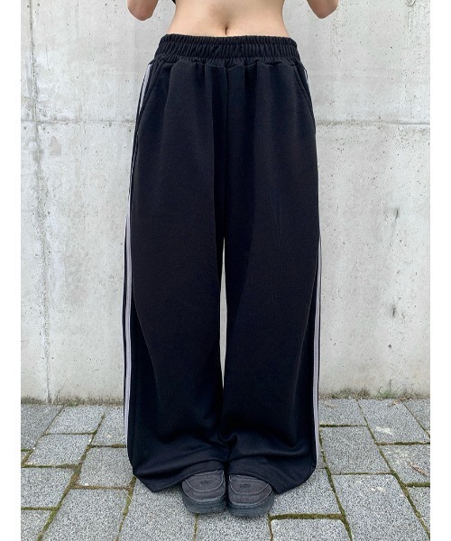 anyonemore（エニワンモア）の「サイドライン配色トラックトレーニングパンツ（その他パンツ・レディース・ブラウン/ブラック・FREE）」の8枚目の写真