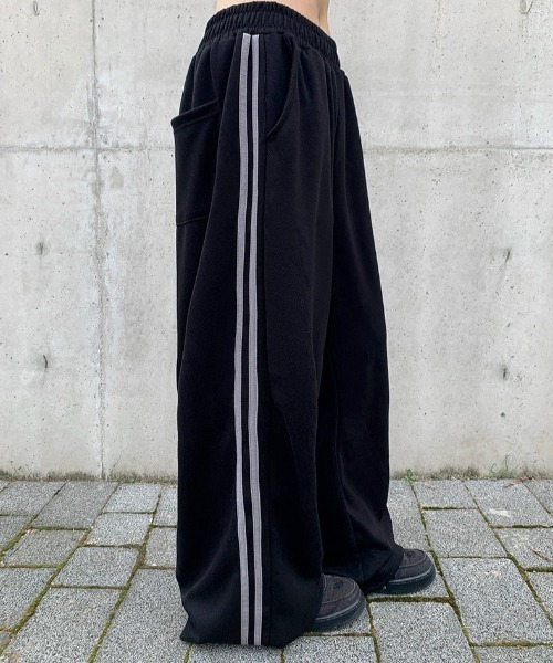anyonemore（エニワンモア）の「サイドライン配色トラックトレーニングパンツ（その他パンツ・レディース・ブラウン/ブラック・FREE）」の9枚目の写真