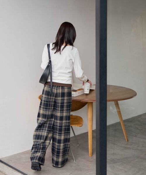 CHAN ME(チャンミ)の「チェックイージーワイドパンツ(その他パンツ・レディース・ネイビー/ブラウン/ブラック・MEDIUM/LARGE/X-LARGE)」の8枚目の写真