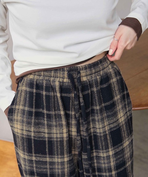 CHAN ME(チャンミ)の「チェックイージーワイドパンツ(その他パンツ・レディース・ネイビー/ブラウン/ブラック・MEDIUM/LARGE/X-LARGE)」の9枚目の写真