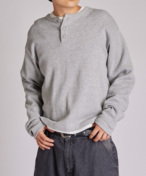 Sourcream（サワークリーム）の「【Sourcream】ワッフルヘンリーネックトップス（Tシャツ/カットソー・レディース・ブラック/ホワイト/グレー/ネイビー/ブラック系その他・LARGE/MEDIUM/SMALL）」の16枚目の写真