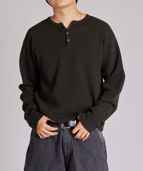 Sourcream（サワークリーム）の「【Sourcream】ワッフルヘンリーネックトップス（Tシャツ/カットソー・レディース・ブラック/ホワイト/グレー/ネイビー/ブラック系その他・LARGE/MEDIUM/SMALL）」の19枚目の写真