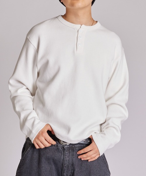 Sourcream（サワークリーム）の「【Sourcream】ワッフルヘンリーネックトップス（Tシャツ/カットソー・レディース・ブラック/ホワイト/グレー/ネイビー/ブラック系その他・LARGE/MEDIUM/SMALL）」の13枚目の写真