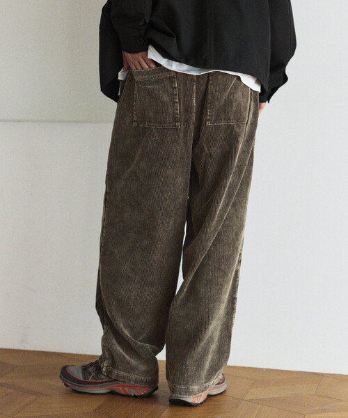 Firsthand（ファーストハンド）の「Firsthand/ファーストハンド スピンドル コーデュロイ タック ワイドパンツ（その他パンツ・メンズ・ネイビー/ブラウン/チャコールグレー・L/M）」の13枚目の写真