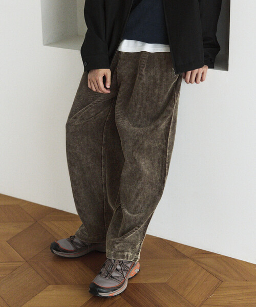 Firsthand（ファーストハンド）の「Firsthand/ファーストハンド スピンドル コーデュロイ タック ワイドパンツ（その他パンツ・メンズ・ネイビー/ブラウン/チャコールグレー・L/M）」の15枚目の写真