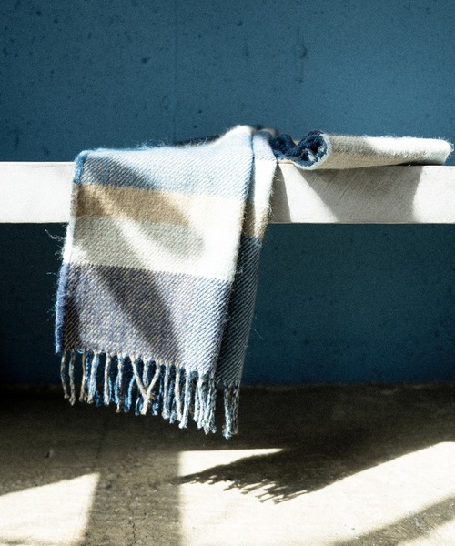 cii（シー）の「reversible check muffler / リバーシブルチェックマフラー（マフラー・メンズ・ブルー/ブラウン/ブラック・FREE）」の5枚目の写真