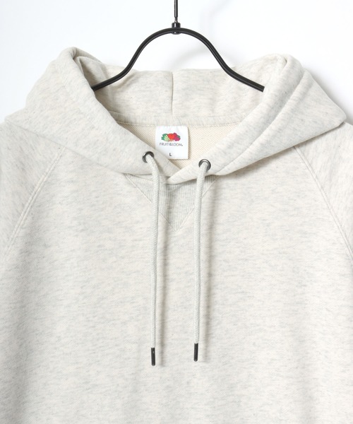 FRUIT OF THE LOOM（フルーツオブザルーム）の「FRUIT OF THE LOOM/フルーツオブザルーム BASIC SWEAT HOODIE/オーバーサイズ 裏毛 無地 ロゴワッペン ワンポイント刺繍 スウェット パーカー フーディー/レディース メンズ（パーカー・レディース・ネイビー/アイボリー/ブラック/グレー・M/L/XL）」の14枚目の写真