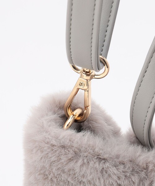 ANY SIS(エニィスィス)の「【2WAY】フェイクファーリボン バッグ(ショルダーバッグ・レディース・ダークブラウン系/ライトグレー系・F)」の21枚目の写真