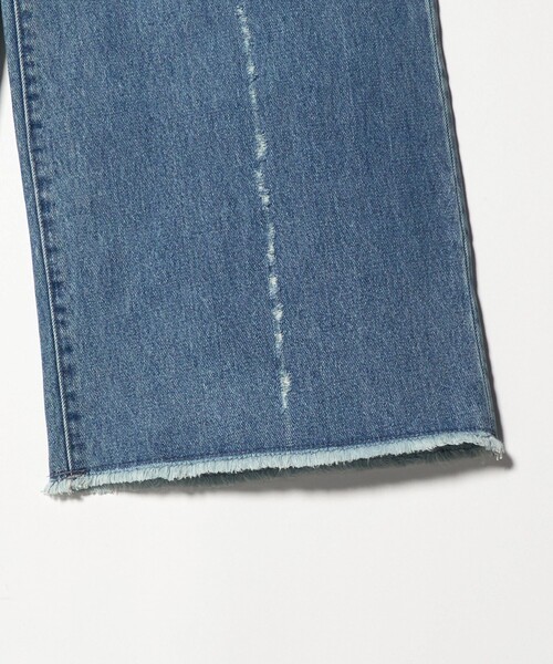 FILL THE BILL(フィルザビル)の「<FILL THE BILL>ライン クラッシュ デニム パンツ(デニムパンツ・レディース・ライトブルー/ブラック・26/27/28)」の16枚目の写真