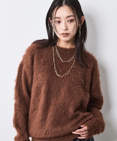 CHIC STYLE（シックスタイル）の「ヘアリークルーネックニット＜大きいサイズ有＞シックスタイル（ニット/セーター・レディース・グレー/ブラック/ブラウン・5L/L/M/4L/3L/LL）」の3枚目の写真