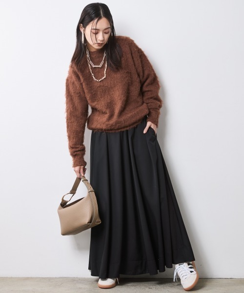 CHIC STYLE（シックスタイル）の「ヘアリークルーネックニット＜大きいサイズ有＞シックスタイル（ニット/セーター・レディース・グレー/ブラック/ブラウン・5L/L/M/4L/3L/LL）」の5枚目の写真