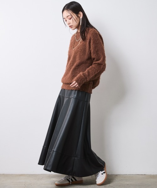 CHIC STYLE（シックスタイル）の「ヘアリークルーネックニット＜大きいサイズ有＞シックスタイル（ニット/セーター・レディース・グレー/ブラック/ブラウン・5L/L/M/4L/3L/LL）」の9枚目の写真