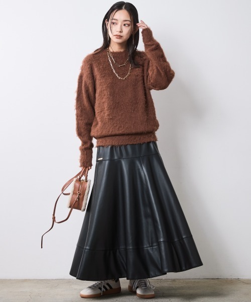 CHIC STYLE（シックスタイル）の「ヘアリークルーネックニット＜大きいサイズ有＞シックスタイル（ニット/セーター・レディース・グレー/ブラック/ブラウン・5L/L/M/4L/3L/LL）」の10枚目の写真