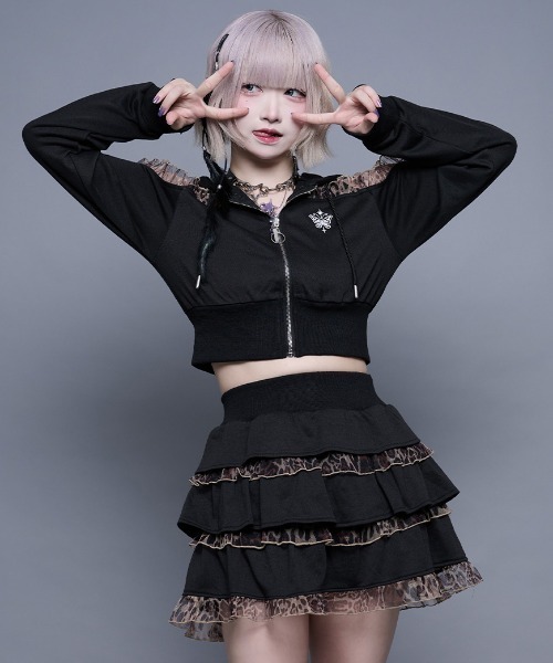 ililil(イルイルイル)の「『ililil/イルイルイル』【†ぴえん卒業†スウェットパーカー&ティアードスカートセット】(セットアップ・レディース・ブラック/レオパード・FREE)」の2枚目の写真
