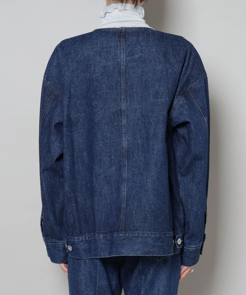 NANO universe（ナノユニバース）の「ノーカラーデニムジャケット（デニムジャケット・レディース・ライトブルー/ダークネイビー/ネイビー・FREE）」の13枚目の写真