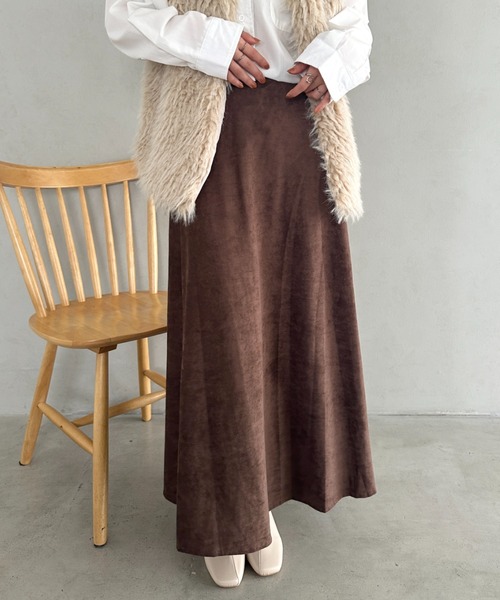 MYMOOD.（マイムード）の「ベロアロングスカート（スカート・レディース・ベージュ/ブラウン/ブラック・FREE）」の2枚目の写真