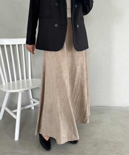 MYMOOD.（マイムード）の「ベロアロングスカート（スカート・レディース・ベージュ/ブラウン/ブラック・FREE）」の17枚目の写真