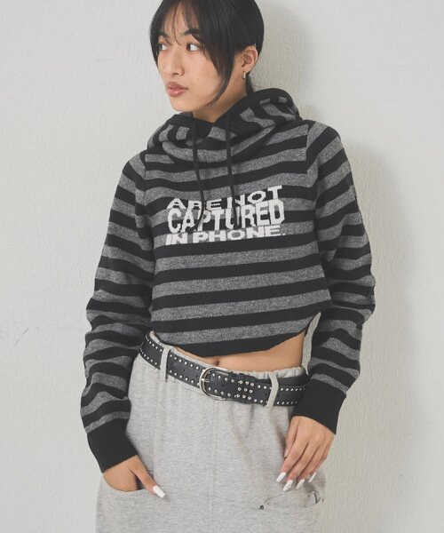 WHO'S WHO gallery(フーズフーギャラリー)の「2WAY ロゴボーダーフーディニット(ニット/セーター・レディース・チャコールグレー/ブラウン/イエロー・FREE)」の2枚目の写真