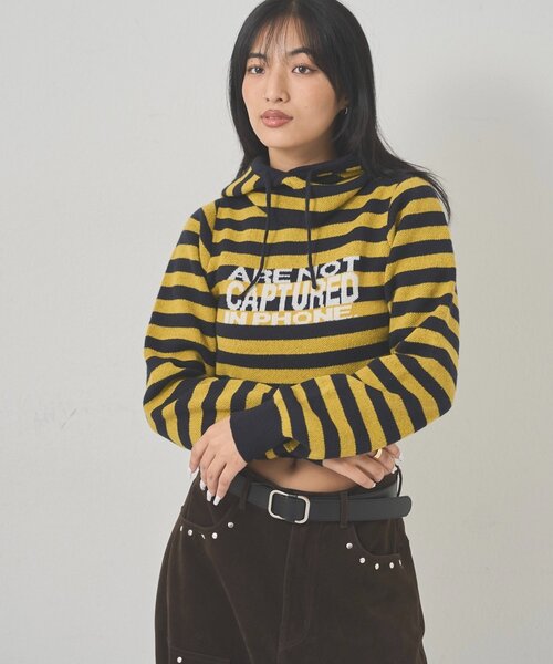 WHO'S WHO gallery(フーズフーギャラリー)の「2WAY ロゴボーダーフーディニット(ニット/セーター・レディース・チャコールグレー/ブラウン/イエロー・FREE)」の5枚目の写真