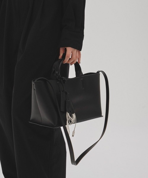 TODAYFUL（トゥデイフル）の「[TODAYFUL/トゥデイフル] USEFUL M 2WAY レザーバッグ（トートバッグ・レディース・ブラック・F）」の8枚目の写真