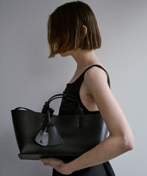 TODAYFUL（トゥデイフル）の「[TODAYFUL/トゥデイフル] USEFUL M 2WAY レザーバッグ（トートバッグ・レディース・ブラック・F）」の5枚目の写真