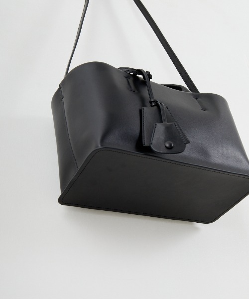 TODAYFUL（トゥデイフル）の「[TODAYFUL/トゥデイフル] USEFUL M 2WAY レザーバッグ（トートバッグ・レディース・ブラック・F）」の19枚目の写真