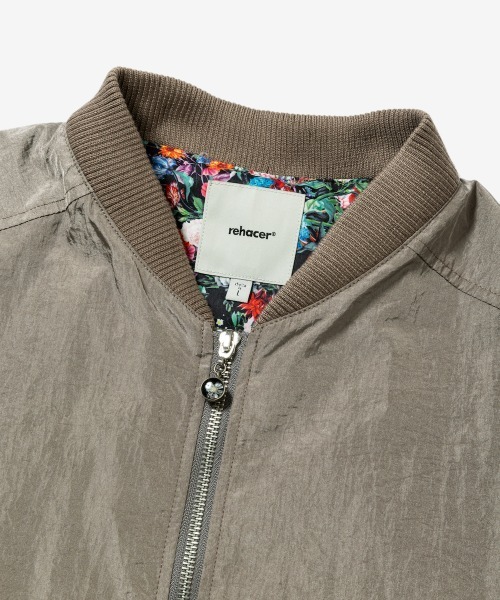 rehacer（レアセル）の「rehacer : Shrink MA-1 Jacket / シュリンク MA-1 ジャケット（MA-1・レディース・グレイッシュベージュ/ブルー/ブラック・SMALL）」の14枚目の写真