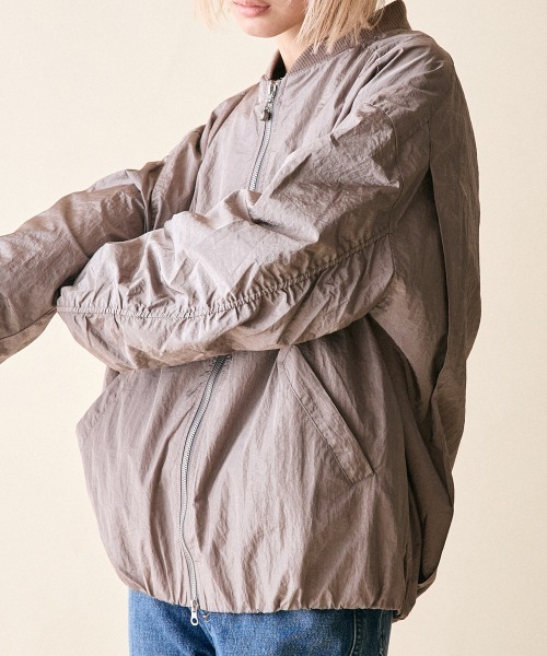 rehacer（レアセル）の「rehacer : Shrink MA-1 Jacket / シュリンク MA-1 ジャケット（MA-1・レディース・グレイッシュベージュ/ブルー/ブラック・SMALL）」の22枚目の写真