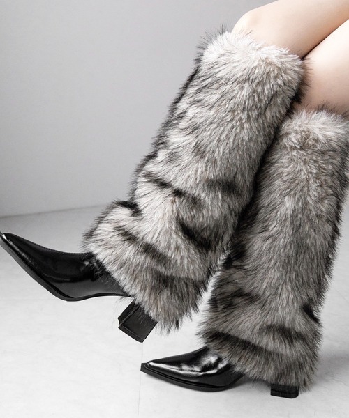 me+em select(ミームセレクト)の「【 2color 】ミックスフェイクファーロングカバーブーツ / mix fake fur long cover boots(ブーツ・レディース・ブラック/ベージュ・37/38/39/40)」の9枚目の写真