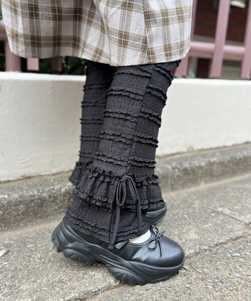 w closet(ダブルクローゼット)の「フリルリボンロングパンツ(その他パンツ・レディース・ブラック/オフホワイト/グリーン・SMALL/MEDIUM)」の16枚目の写真