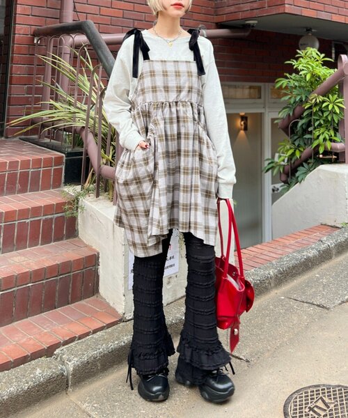 w closet(ダブルクローゼット)の「フリルリボンロングパンツ(その他パンツ・レディース・ブラック/オフホワイト/グリーン・SMALL/MEDIUM)」の17枚目の写真