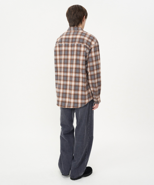 INSILENCE(インサイロンス)の「コットンプランネルチェックシャツ ブラウン(シャツ/ブラウス・レディース・その他・MEDIUM/LARGE/SMALL)」の3枚目の写真
