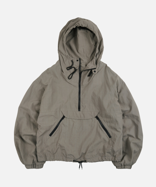 FRIZMWORKS（フリズムワークス）の「MONDRIAN LIGHT ANORAK PARKA _ MUD（ナイロンジャケット・メンズ・その他・X-LARGE/SMALL/MEDIUM/LARGE）」の2枚目の写真