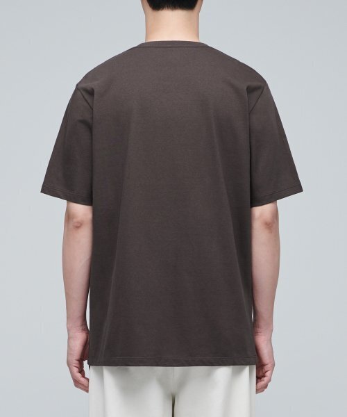 MUSINSA STANDARD（ムシンサスタンダード）の「ベーシッククルーネックTシャツ[ダークブラウン]（Tシャツ/カットソー・メンズ・その他・X-LARGE/XX-LARGE/XXX-LARGE/LARGE/MEDIUM/SMALL）」の3枚目の写真