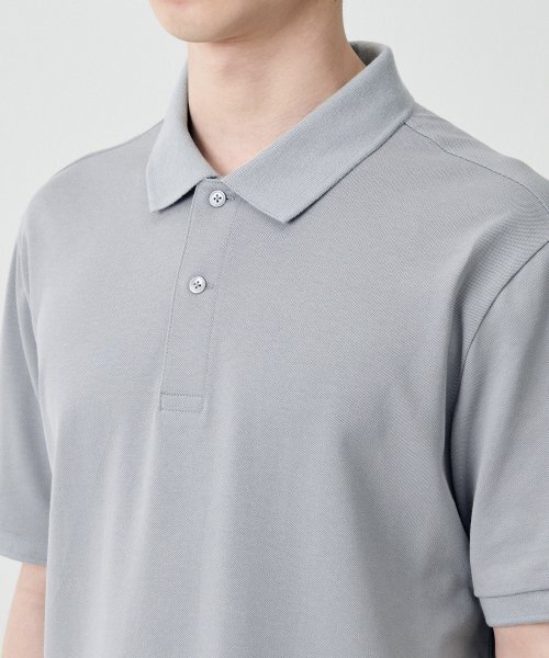 MUSINSA STANDARD(ムシンサスタンダード)の「【クールタンダード】ピケポロシャツ【ライトグレー】(ポロシャツ・メンズ・その他・X-LARGE/XX-LARGE/XXX-LARGE)」の3枚目の写真
