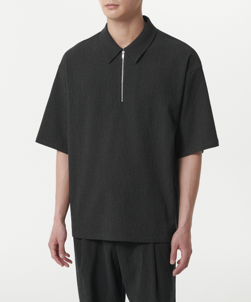 MUSINSA STANDARD（ムシンサスタンダード）の「クリンクルリラックスハーフジップシャツ[ダークグレー]（Tシャツ/カットソー・メンズ・その他・XX-LARGE/MEDIUM/X-LARGE/LARGE）」の2枚目の写真