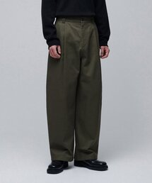カーブドワイドチノパンツ [カーキ]