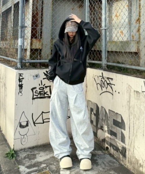 KsG（ケーエスジー）の「ワイドルーズスウェットパンツ（スウェットパンツ・レディース・ブラック/グレー・X-LARGE/MEDIUM/SMALL/LARGE）」の5枚目の写真