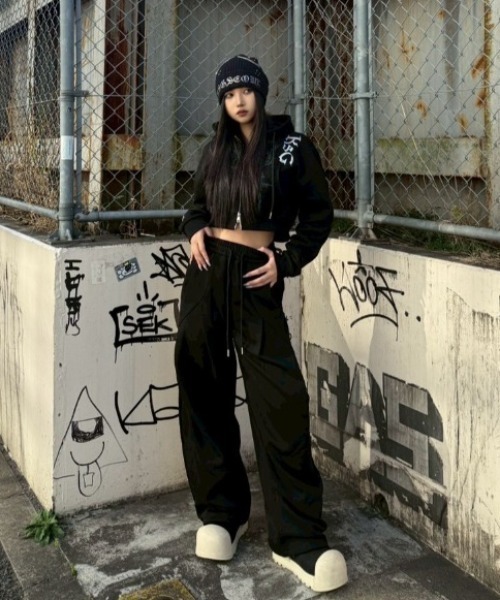 KsG（ケーエスジー）の「ワイドルーズスウェットパンツ（スウェットパンツ・レディース・ブラック/グレー・X-LARGE/MEDIUM/SMALL/LARGE）」の4枚目の写真