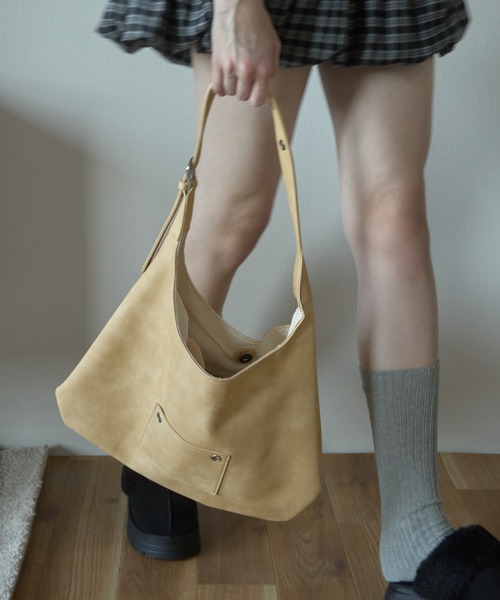 Birthday room(バースデイルーム)の「フェイクレザーベルトバッグ/Faux leather belt bag(ショルダーバッグ・レディース・イエロー/ブラウン/ブラック・FREE)」の12枚目の写真