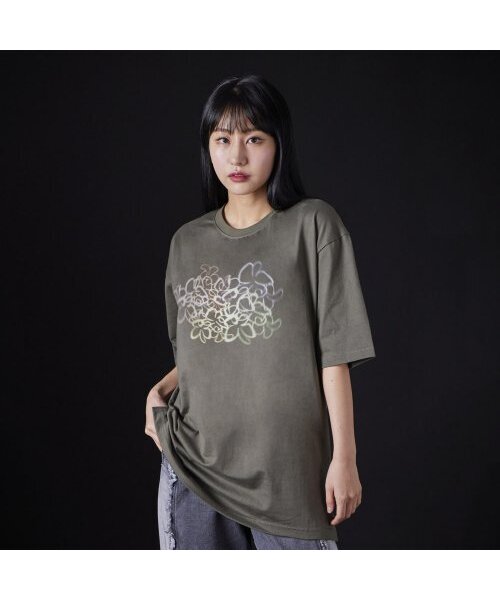 ASTRAL PROJECTION（アストラルプロジェクション）の「[オーバーサイズ]ネオンフラワー13番手綿ラウンドネック半袖Tシャツ_カーキ（Tシャツ/カットソー・メンズ・その他・MEDIUM/LARGE/X-LARGE/XX-LARGE）」の2枚目の写真