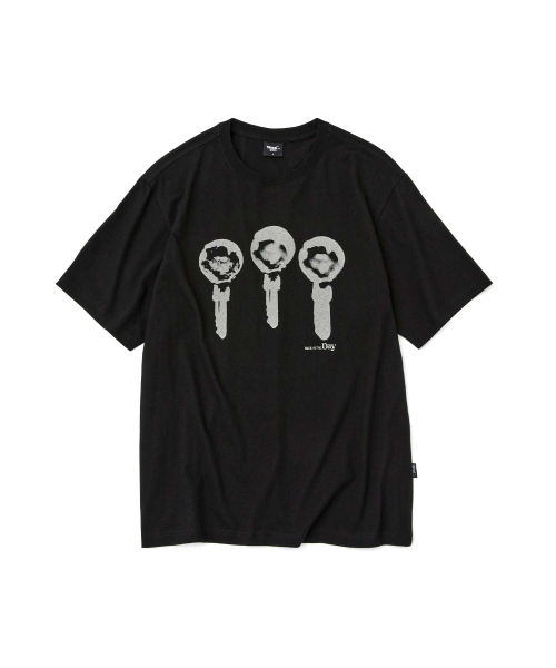 WMC(ダブリューエムシー)の「マスターキー Tシャツ_BLACK(Tシャツ/カットソー・メンズ・ブラック・MEDIUM/LARGE/X-LARGE)」の1枚目の写真