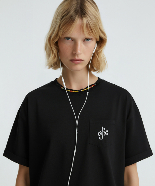 2113 STUDIO(イイルイルサムスタジオ)の「コンバーチブルストーンチョーカーティーシャツブラック(Tシャツ/カットソー・レディース・その他・FREE)」の4枚目の写真