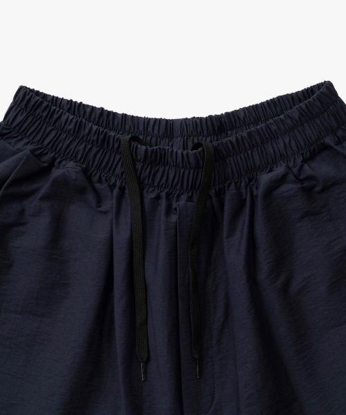 ESN(イーエスエヌ)の「ナイロンワンタックワイドショーツネイビー(その他パンツ・メンズ・その他・LARGE/MEDIUM)」の6枚目の写真