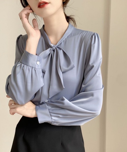 Flugge(フラッジー)の「シルクタッチリボンブラウス(シャツ/ブラウス・レディース・ベージュ/ブルー/ホワイト・MEDIUM/LARGE)」の11枚目の写真