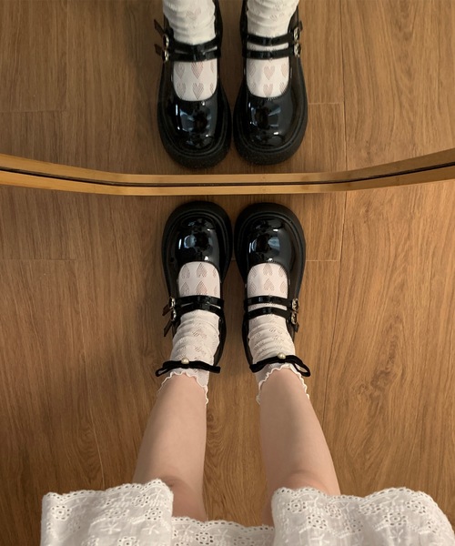 Lace Ladies(レースレディース)の「パテント調 ダブル ストラップ 厚底 ヒール パンプス(パンプス・レディース・ブラック/アイボリー・22.5cm/23cm/23.5cm/24cm/25cm/24.5cm)」の7枚目の写真