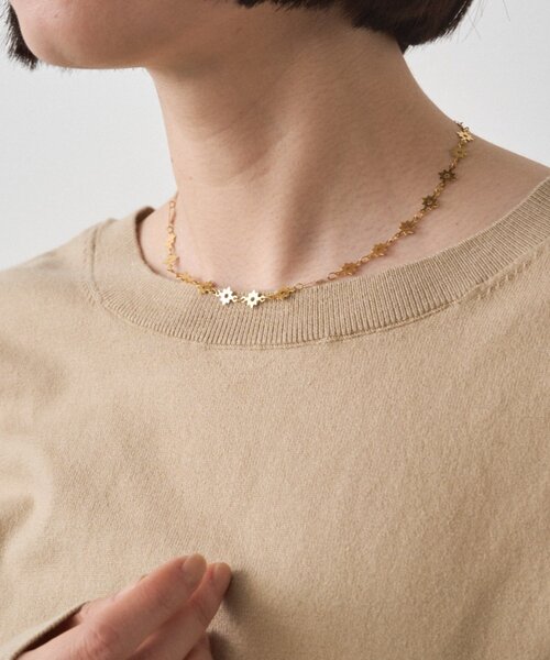 LOUNGEDRESS（ラウンジドレス）の「【GALENA/ガレナ】フラワーチェーンネックレス（ネックレス・レディース・ゴールド・FREE）」の2枚目の写真